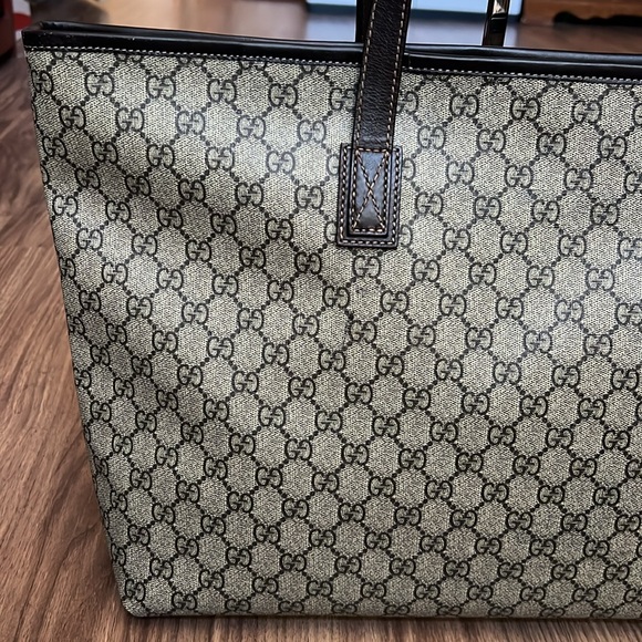 A313- ๐ฏ% authentic Gucci shoulder bag - Picture 9 of 16